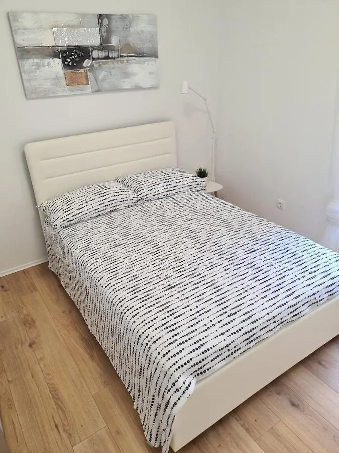 Apartment Andy Rijeka 0*,