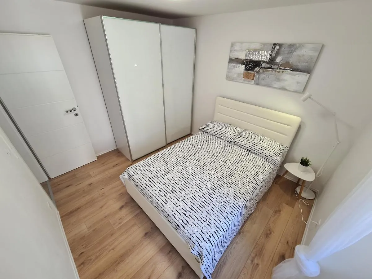 Apartment Andy Rijeka 0*,  Croatia